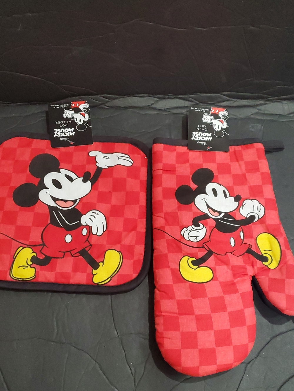 Disney Mickey Mouse red checkerboard pattern oven mitt and pot holder set